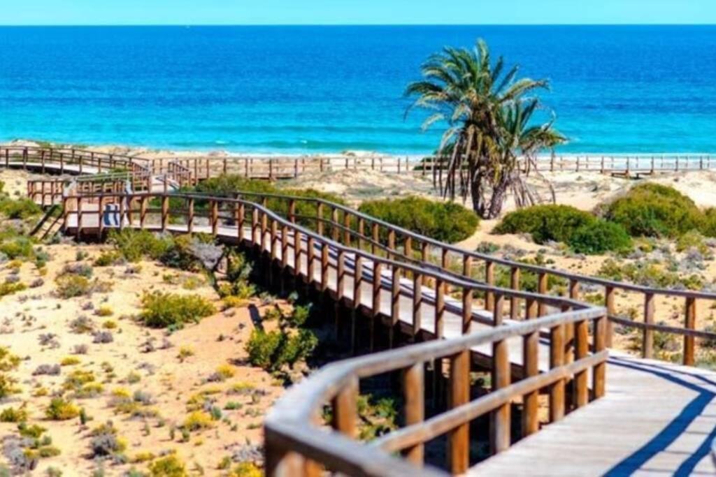 Apartamento Muy Cerca Del Mar. アレナレス・デル・ソル エクステリア 写真